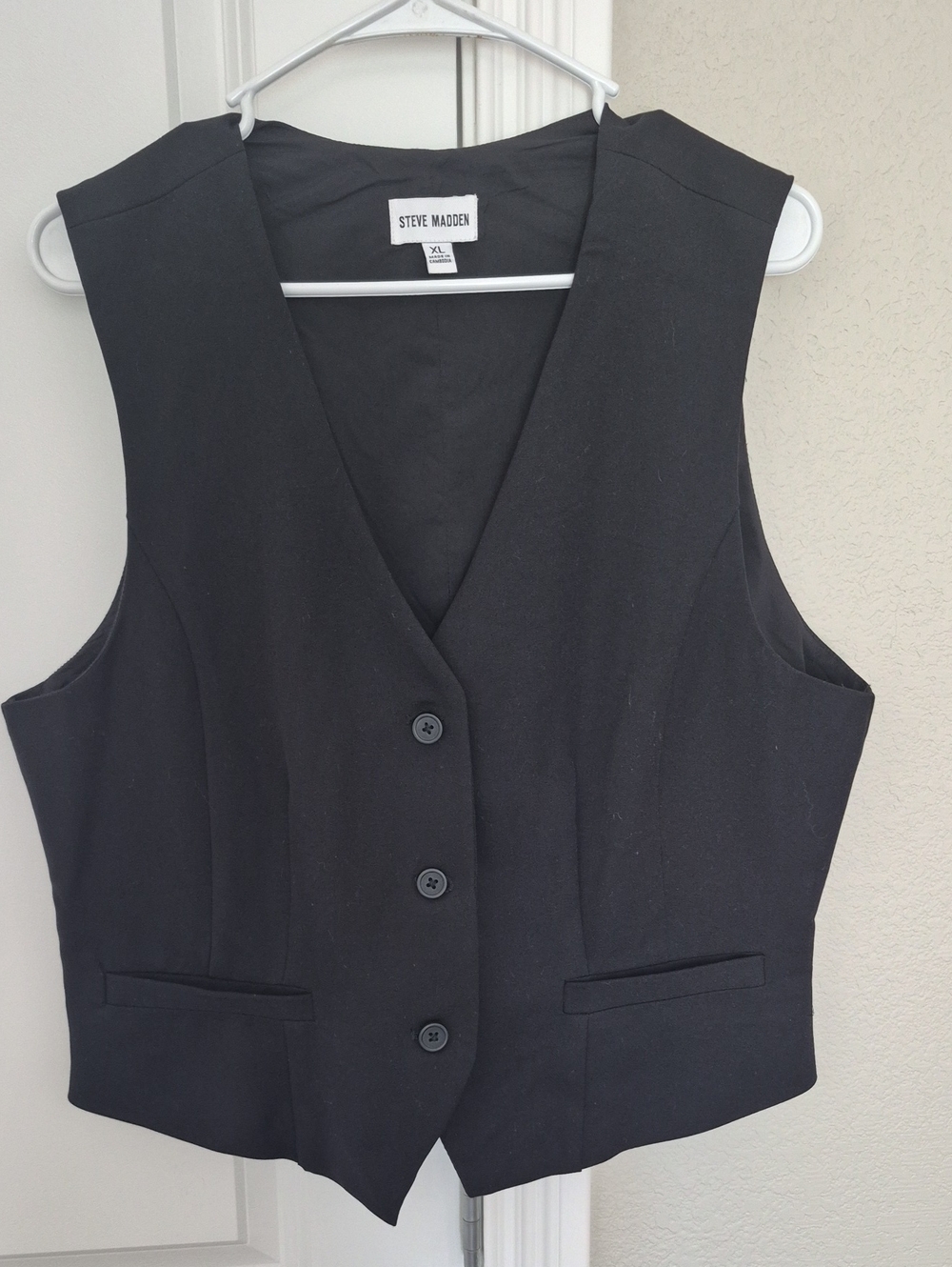 Steve Madden Black V-Neck Button Front Women's Vest